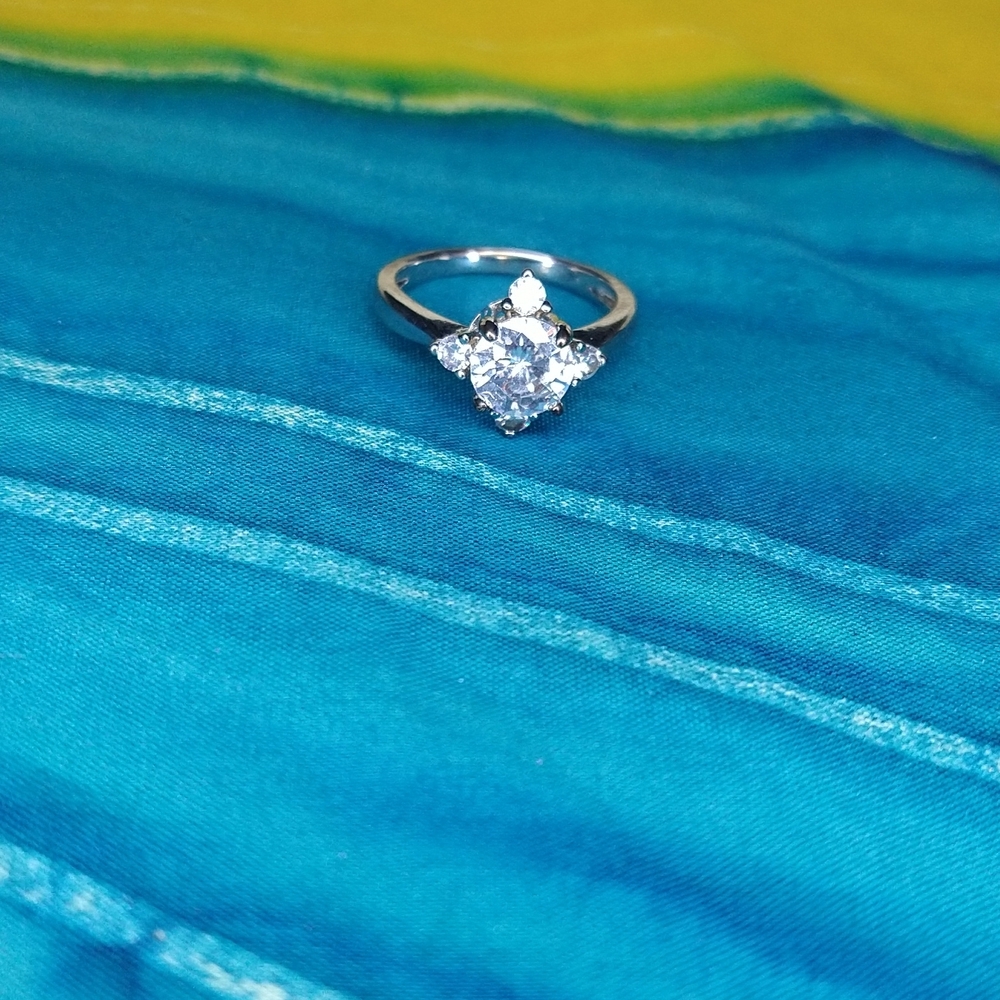 **Snowflake design radium ring size 6** - Picture 3 of 6